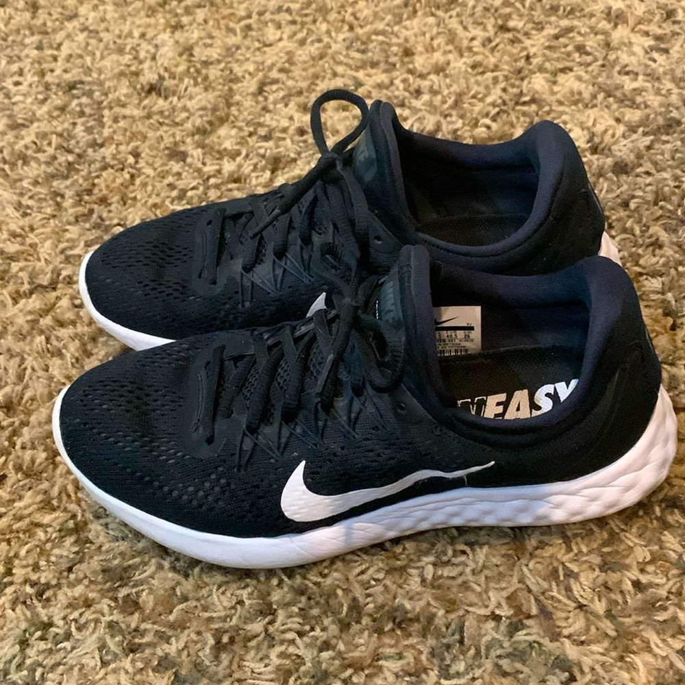 Nike Women’s Size 9